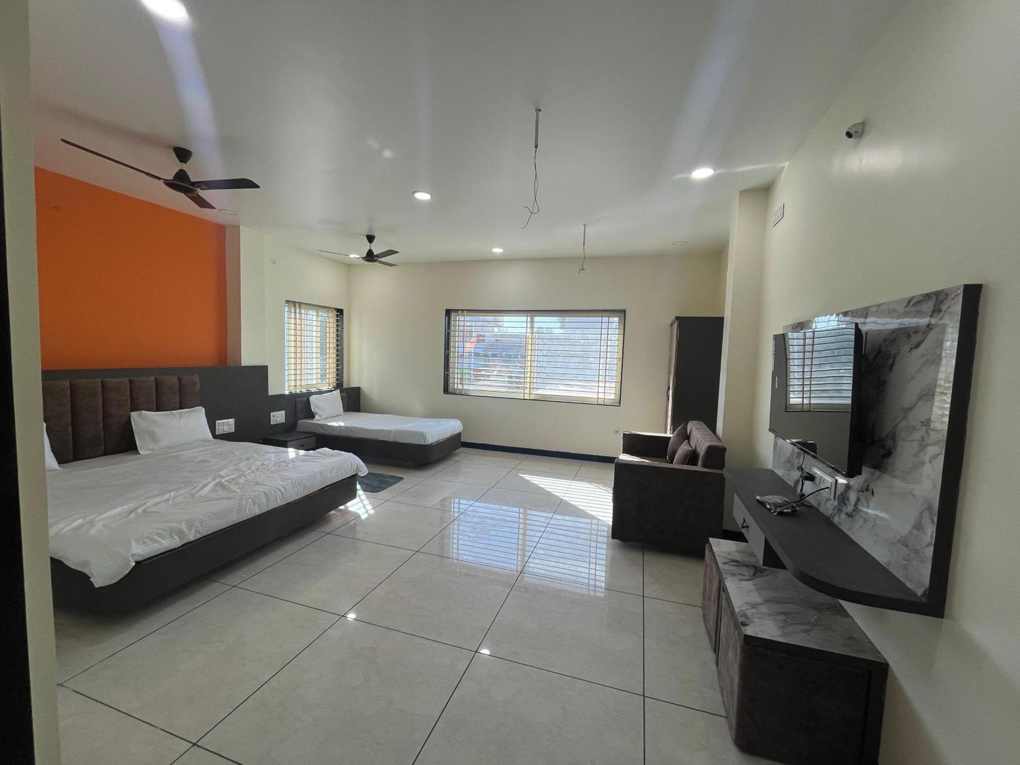 Yashomati Hotel Maheshwar Экстерьер фото