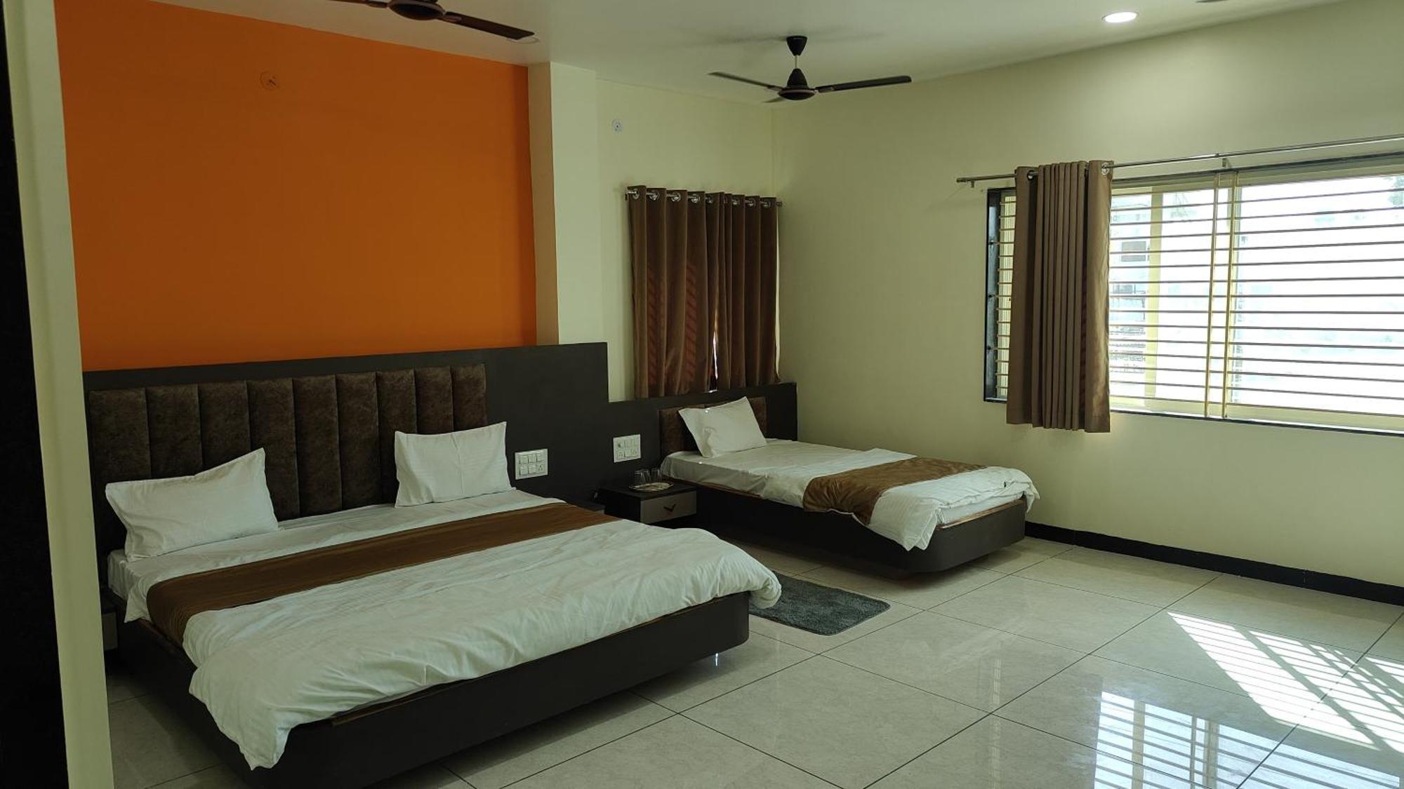 Yashomati Hotel Maheshwar Экстерьер фото